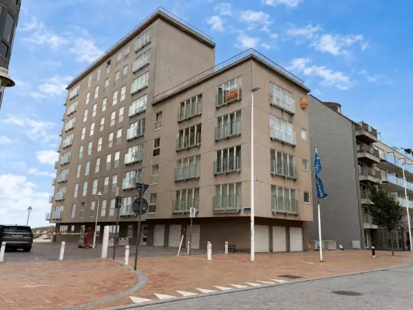 Instapklaar éénslaapkamerappartement met zijdelings zeezicht te Nieuwpoort-Bad.